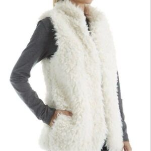 P.J. Salvage Cream Shaggy Faux Fur Vest, size M, Sleeveless, Open